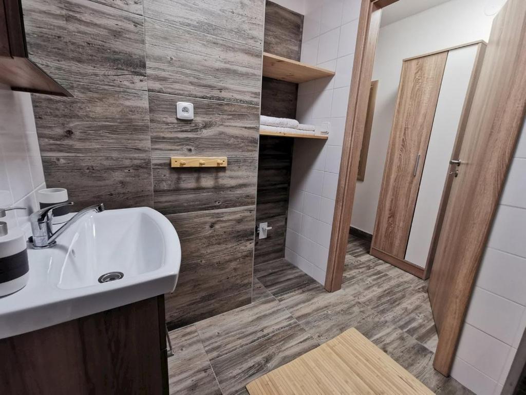 Apartmany Nova Duha Vavrinec エクステリア 写真